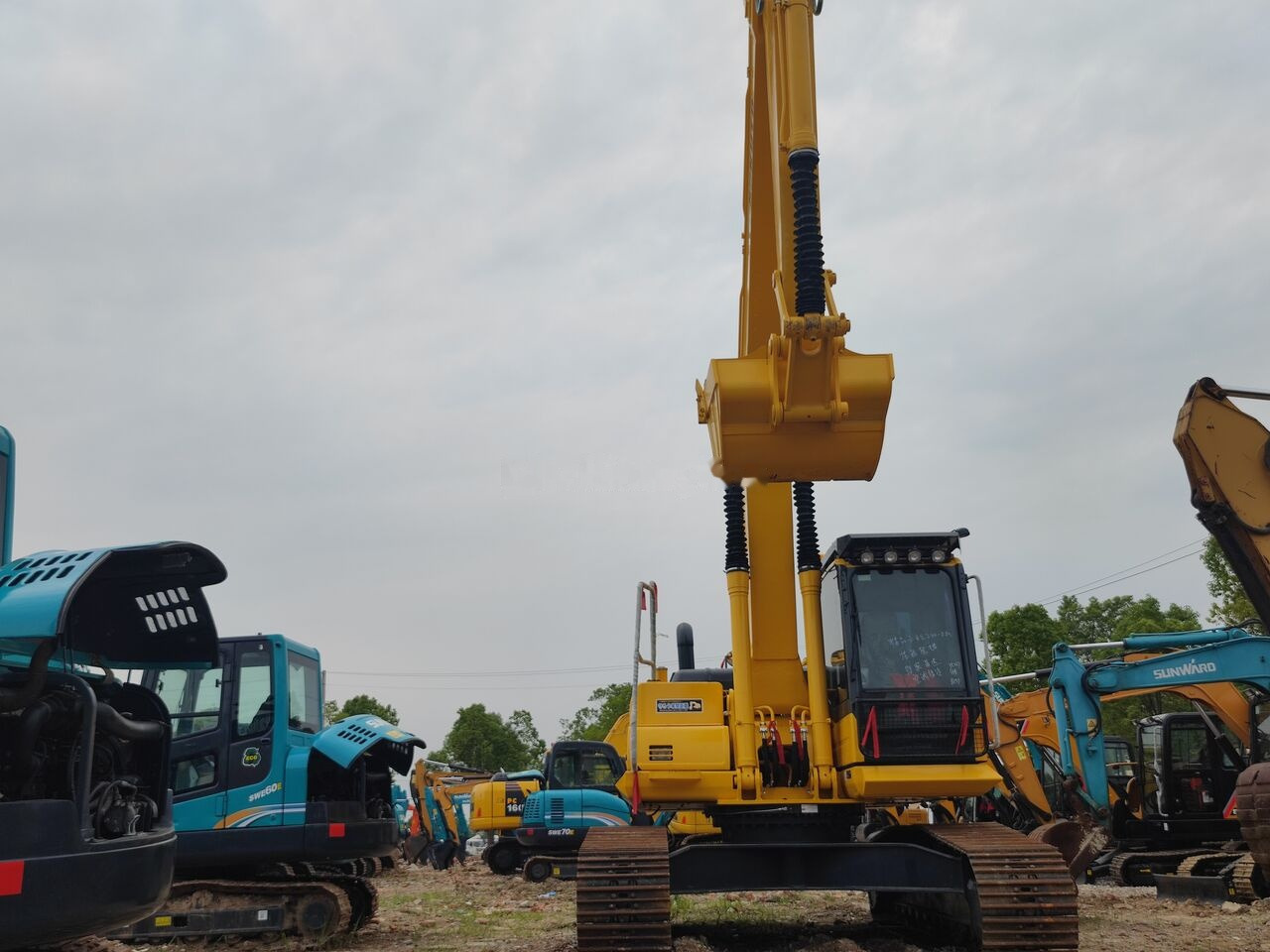 Komatsu PC240LC - Гусеничний екскаватор: фото 2 Komatsu PC240LC - Гусеничний екскаватор: фото 2