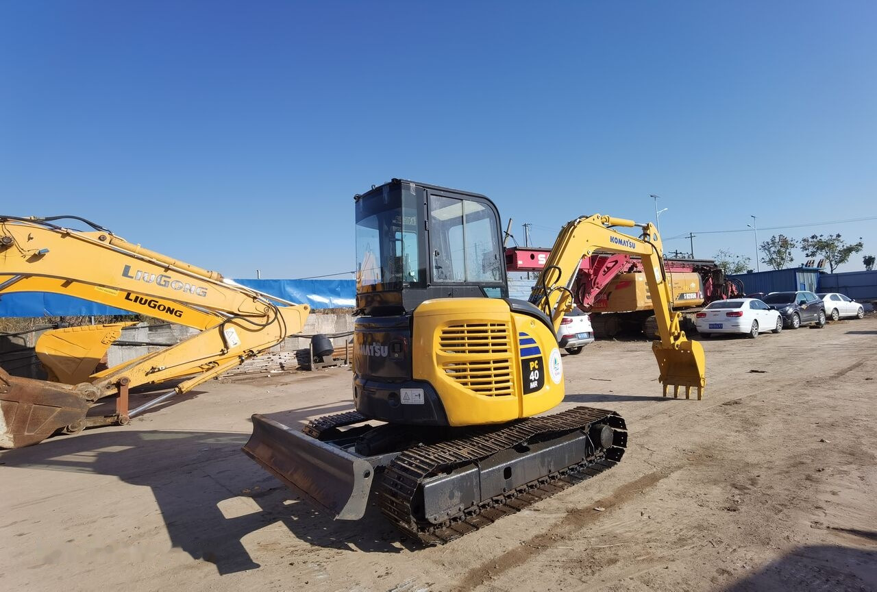 Komatsu PC40 - Міні-екскаватор: фото 1 Komatsu PC40 - Міні-екскаватор: фото 1