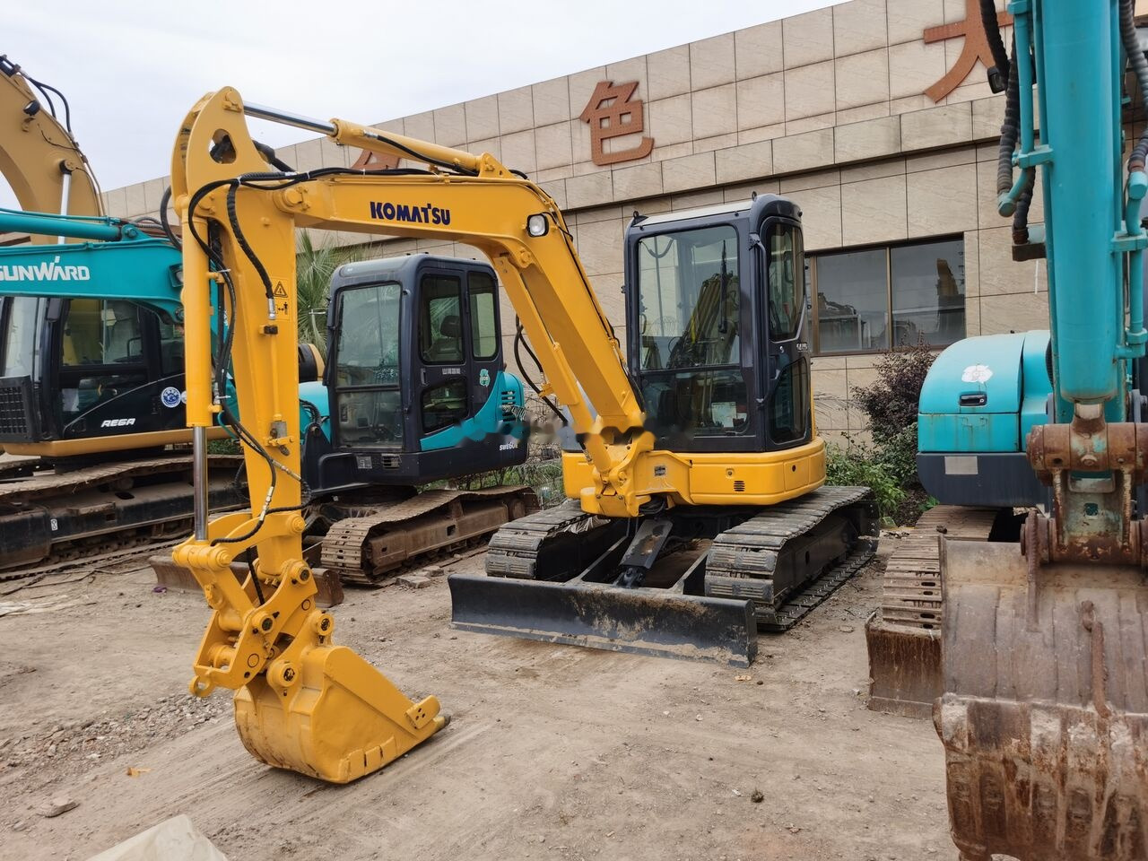 Komatsu PC40 - Міні-екскаватор: фото 4 Komatsu PC40 - Міні-екскаватор: фото 4