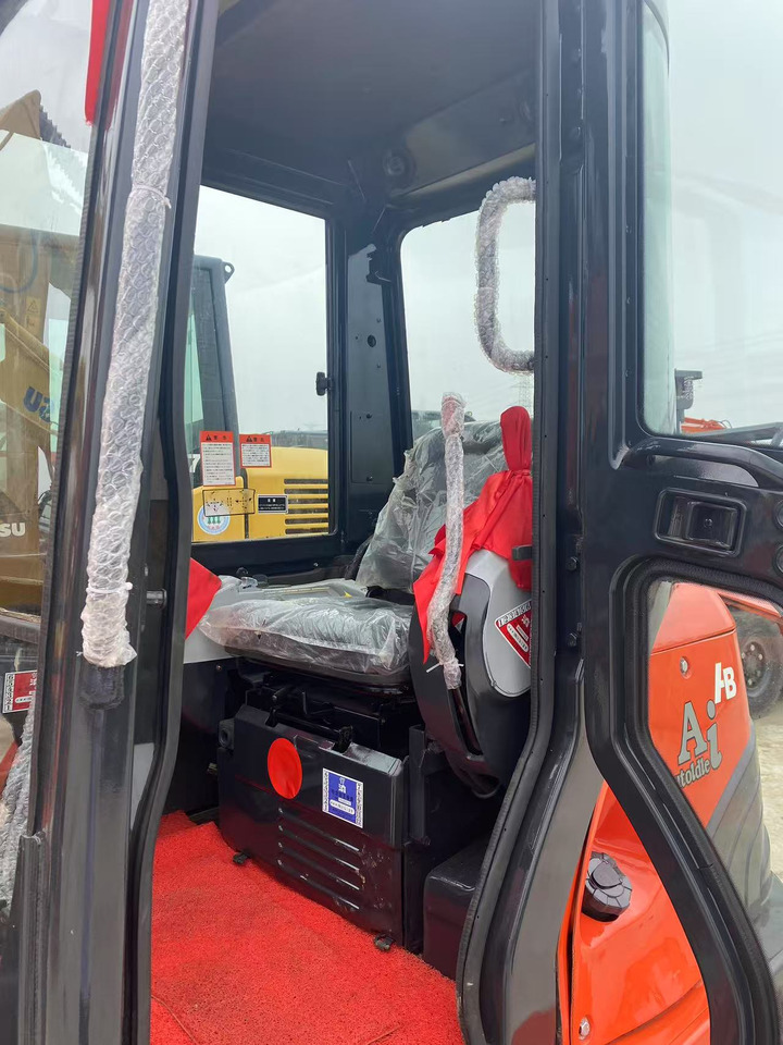 Kubota U55-4 - Міні-екскаватор: фото 2 Kubota U55-4 - Міні-екскаватор: фото 2