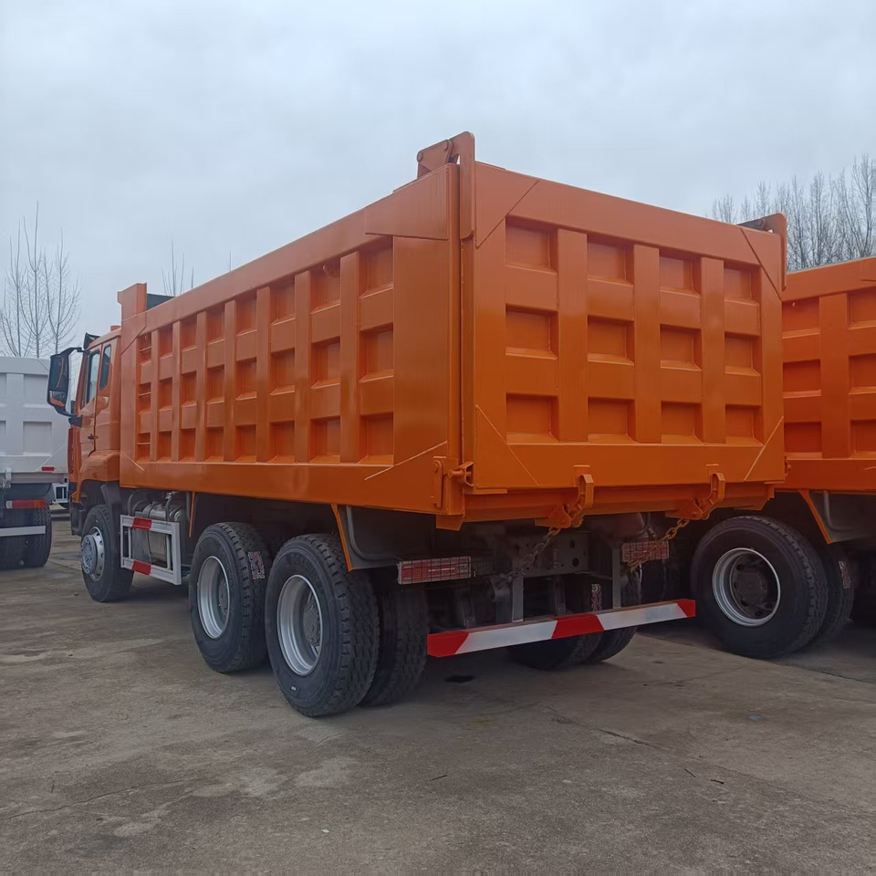 SINOTRUK HOHAN 6x4 - Самоскид вантажівка: фото 4 SINOTRUK HOHAN 6x4 - Самоскид вантажівка: фото 4