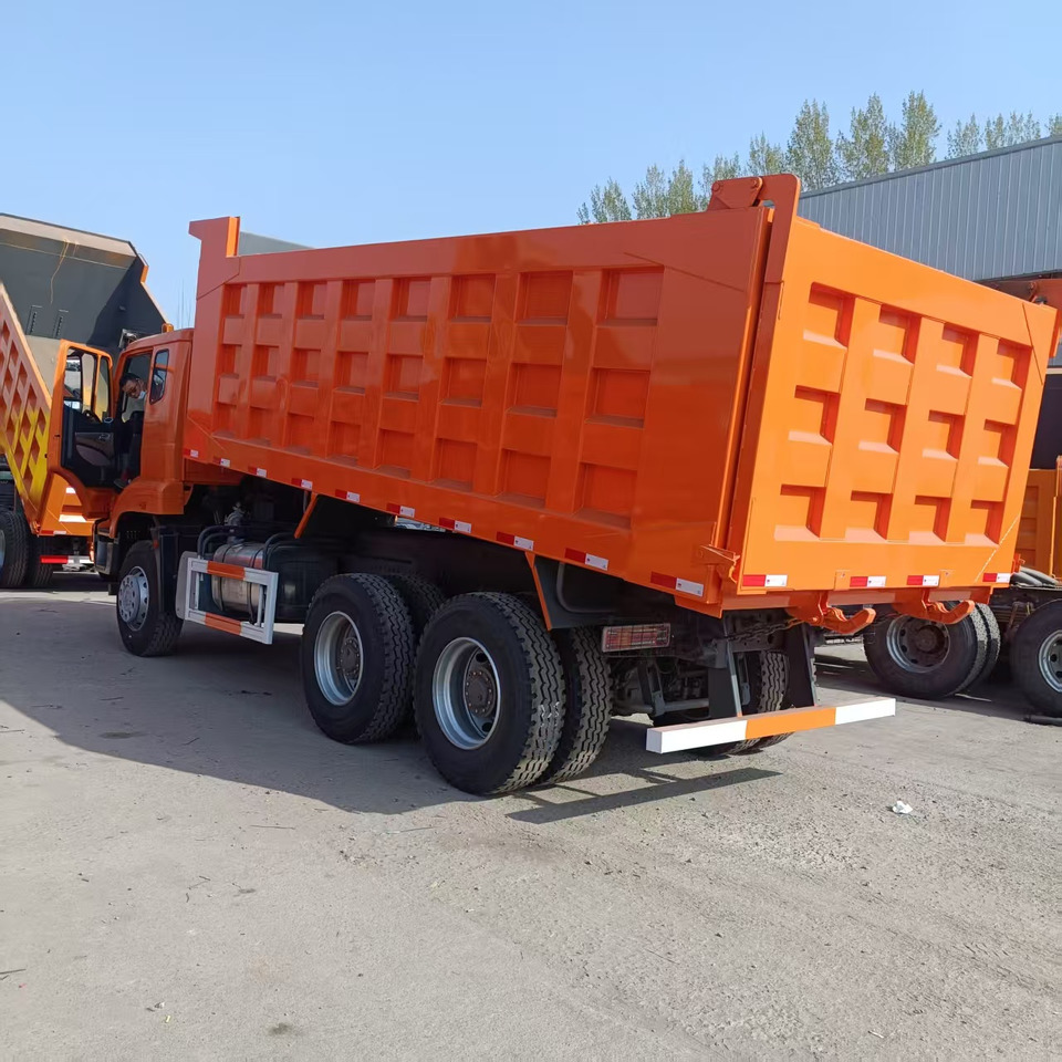 SINOTRUK HOHAN 6x4 - Самоскид вантажівка: фото 3 SINOTRUK HOHAN 6x4 - Самоскид вантажівка: фото 3
