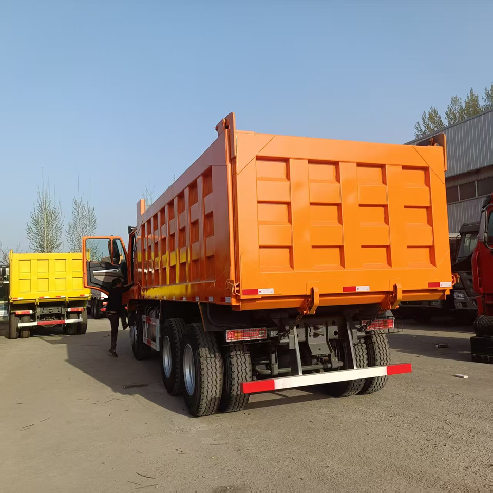 SINOTRUK HOHAN 6x4 - Самоскид вантажівка: фото 4 SINOTRUK HOHAN 6x4 - Самоскид вантажівка: фото 4