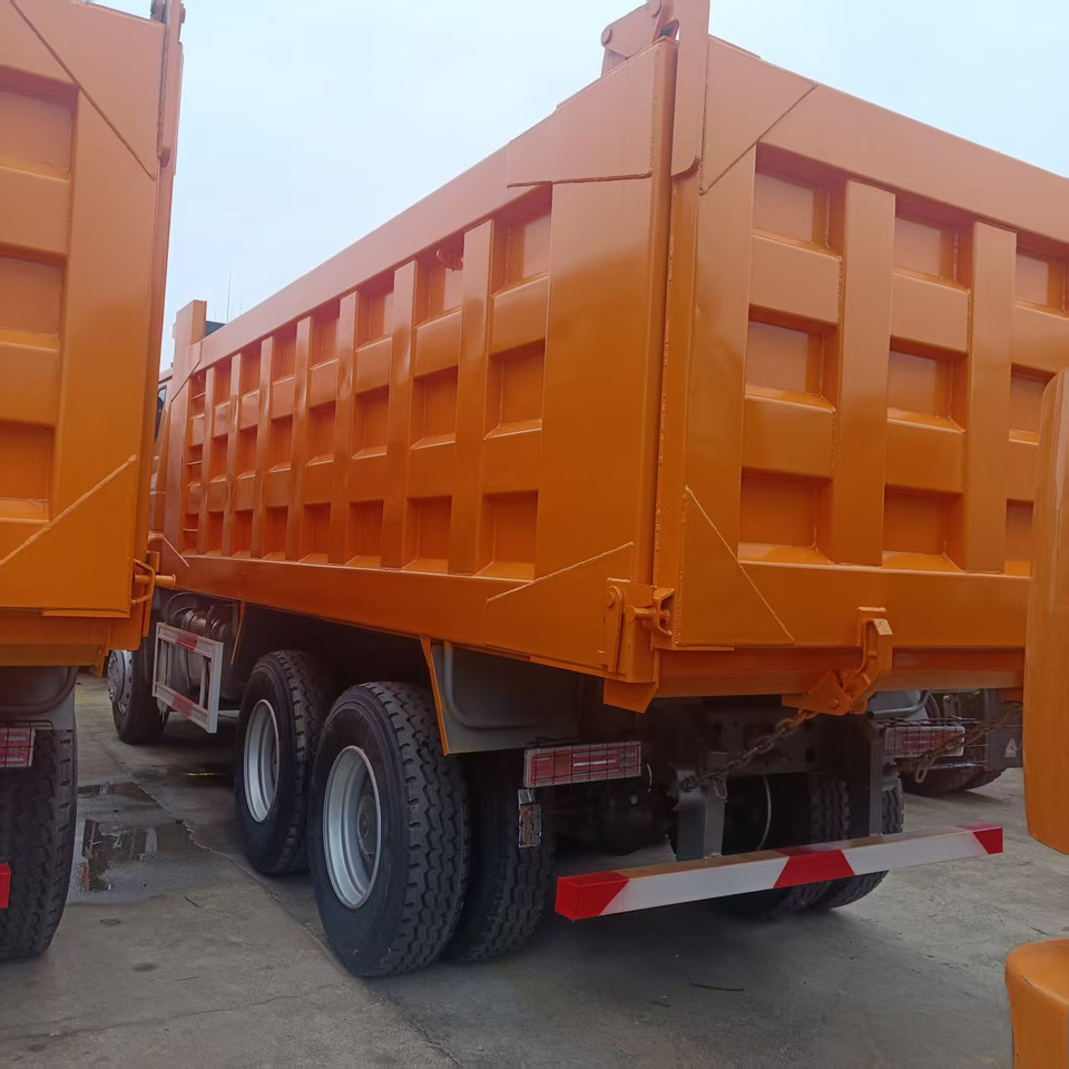 SINOTRUK HOHAN 6x4 - Самоскид вантажівка: фото 5 SINOTRUK HOHAN 6x4 - Самоскид вантажівка: фото 5