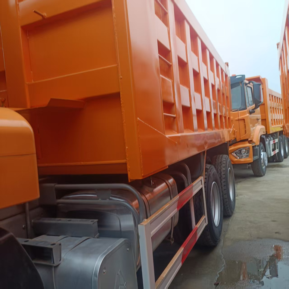 Самоскид вантажівка SINOTRUK HOHAN 6x4: фото 6 Самоскид вантажівка SINOTRUK HOHAN 6x4: фото 6