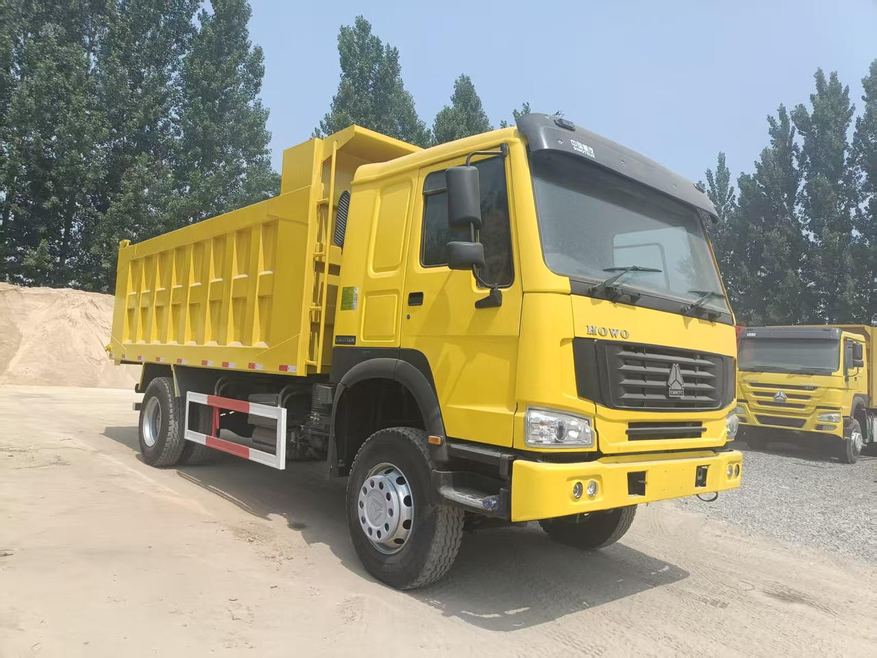 SINOTRUK HOWO 4x2 - Самоскид вантажівка: фото 1 SINOTRUK HOWO 4x2 - Самоскид вантажівка: фото 1