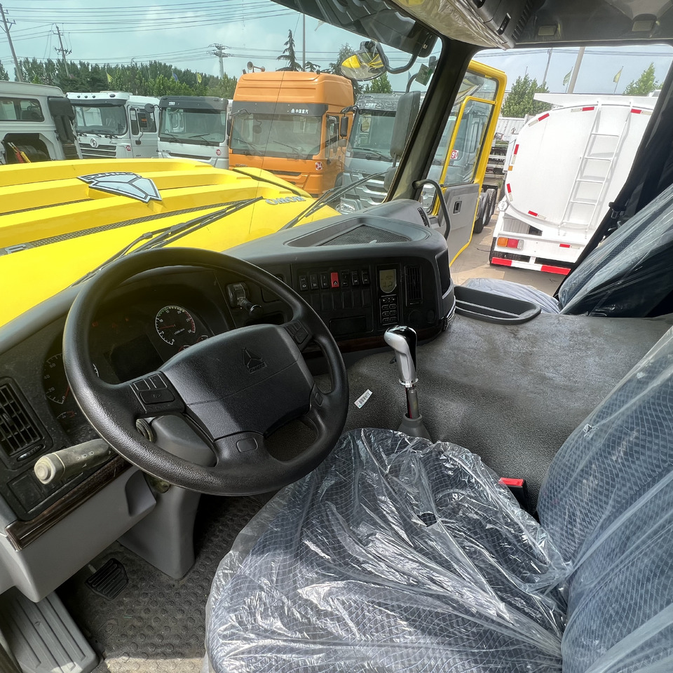 Самоскид вантажівка SINOTRUK HOWO 6x4: фото 11
