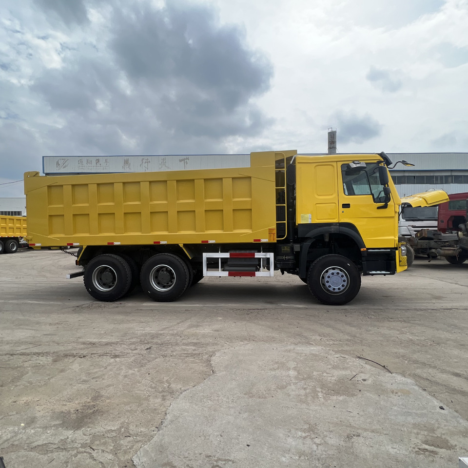 Самоскид вантажівка SINOTRUK HOWO 6x4: фото 9