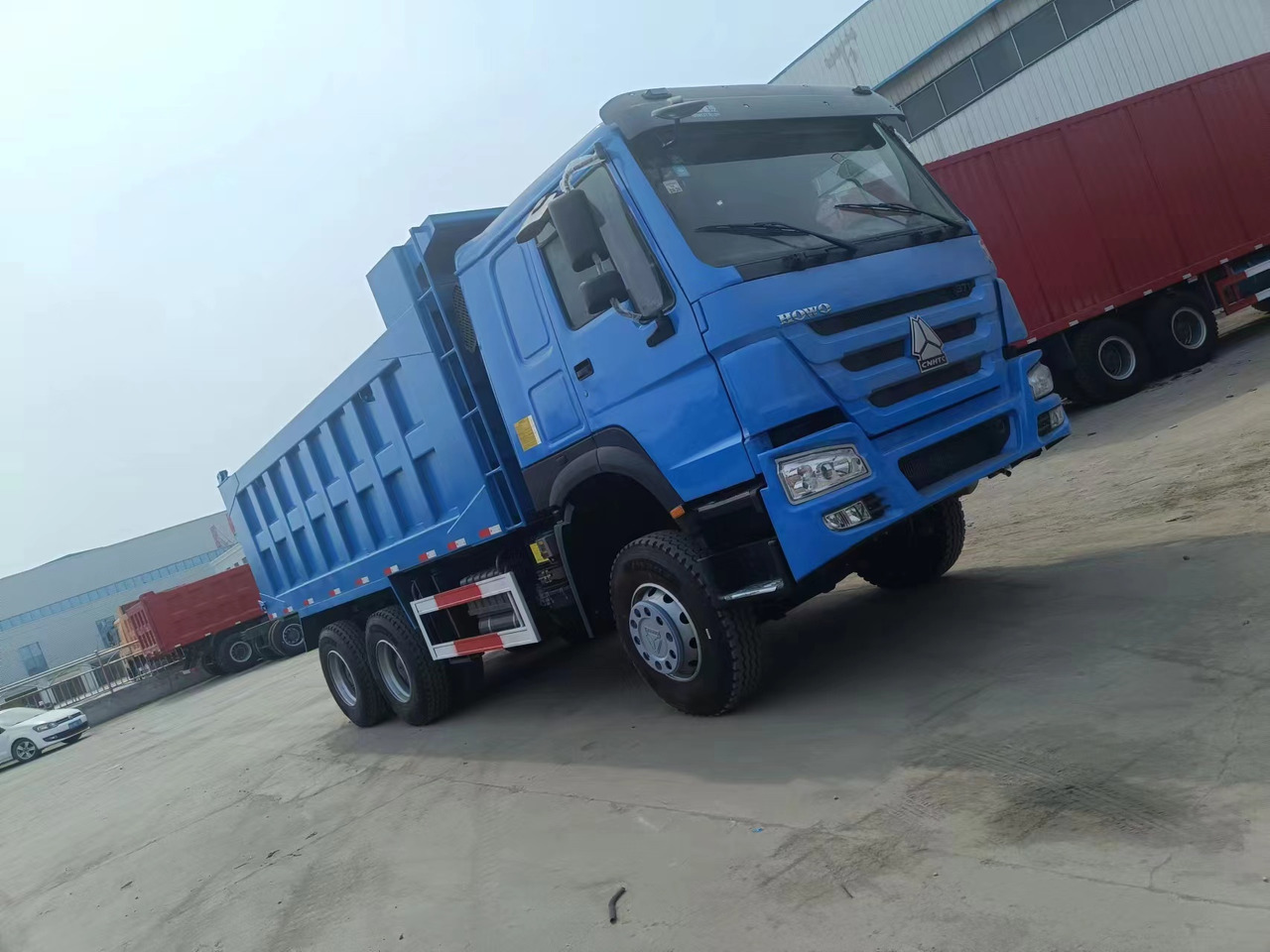 SINOTRUK HOWO 6x4 - Самоскид вантажівка: фото 2 SINOTRUK HOWO 6x4 - Самоскид вантажівка: фото 2