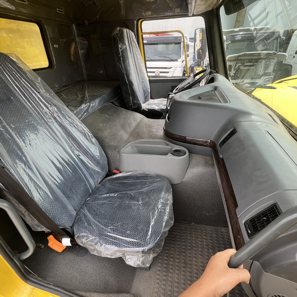 Самоскид вантажівка SINOTRUK HOWO 6x4: фото 12