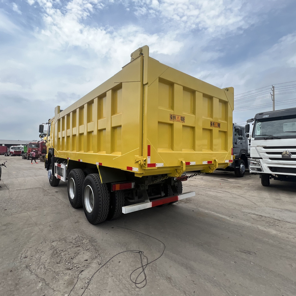 Самоскид вантажівка SINOTRUK HOWO 6x4: фото 6