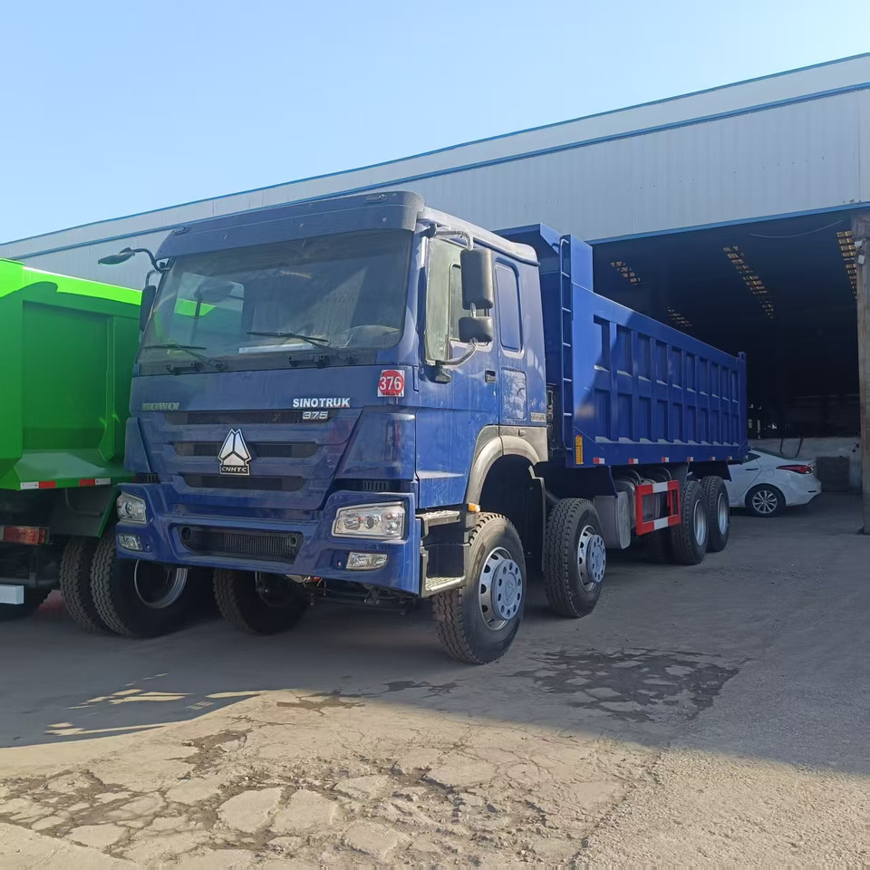 SINOTRUK HOWO 8x4 - Самоскид вантажівка: фото 5 SINOTRUK HOWO 8x4 - Самоскид вантажівка: фото 5