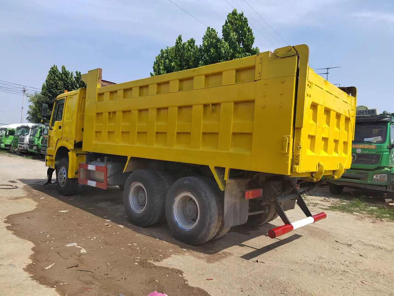 SINOTRUK HOWO - Самоскид вантажівка: фото 4 SINOTRUK HOWO - Самоскид вантажівка: фото 4
