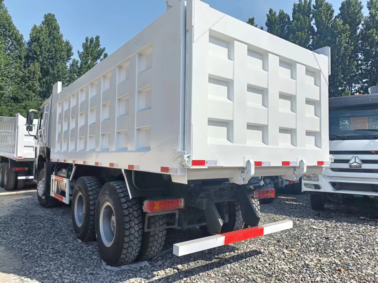 SINOTRUK HOWO - Самоскид вантажівка: фото 2 SINOTRUK HOWO - Самоскид вантажівка: фото 2