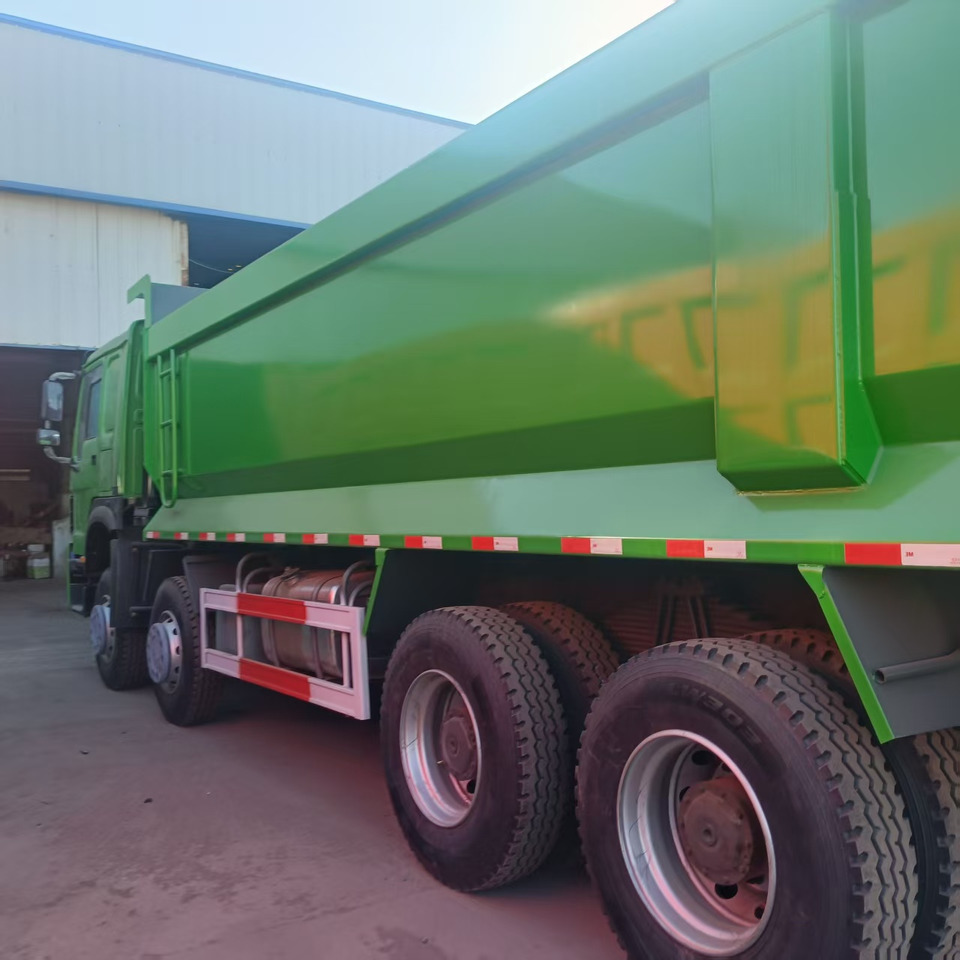 SINOTRUK HOWO - Вантажівка з закритим кузовом: фото 4 SINOTRUK HOWO - Вантажівка з закритим кузовом: фото 4