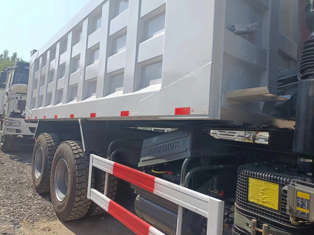 SINOTRUK HOWO - Самоскид вантажівка: фото 5 SINOTRUK HOWO - Самоскид вантажівка: фото 5