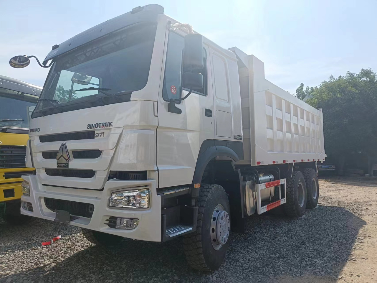 SINOTRUK HOWO - Самоскид вантажівка: фото 5 SINOTRUK HOWO - Самоскид вантажівка: фото 5
