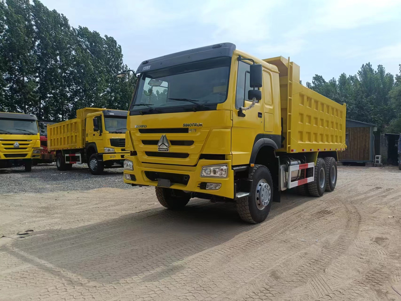 SINOTRUK HOWO - Самоскид вантажівка: фото 1 SINOTRUK HOWO - Самоскид вантажівка: фото 1