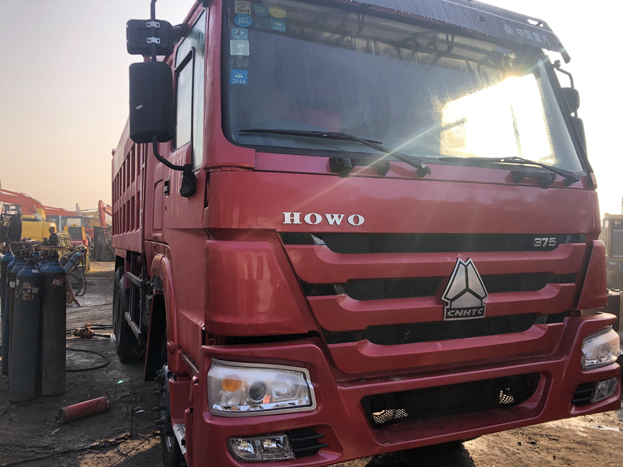SINOTRUK HOWO - Самоскид вантажівка: фото 2 SINOTRUK HOWO - Самоскид вантажівка: фото 2
