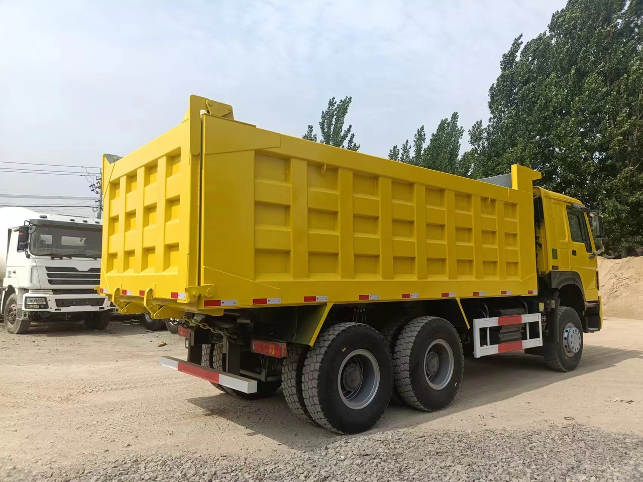 SINOTRUK HOWO - Самоскид вантажівка: фото 2 SINOTRUK HOWO - Самоскид вантажівка: фото 2