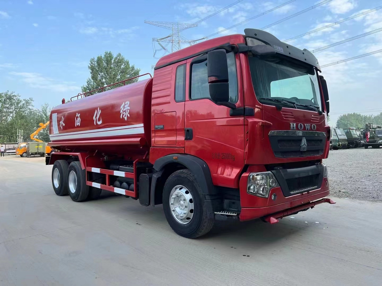 SINOTRUK HOWO sprinkler - Вантажівка цистерна: фото 4 SINOTRUK HOWO sprinkler - Вантажівка цистерна: фото 4