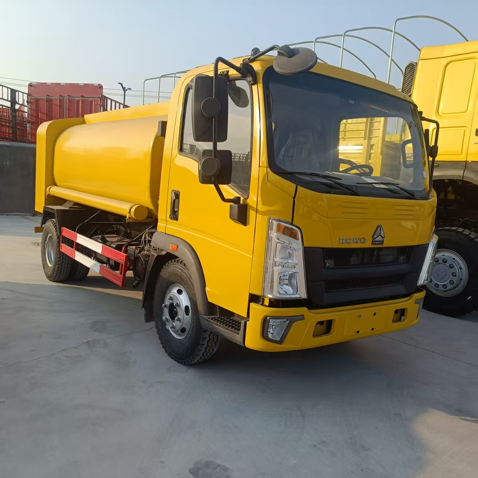 SINOTRUK Tanker truck - Вантажівка цистерна: фото 4 SINOTRUK Tanker truck - Вантажівка цистерна: фото 4