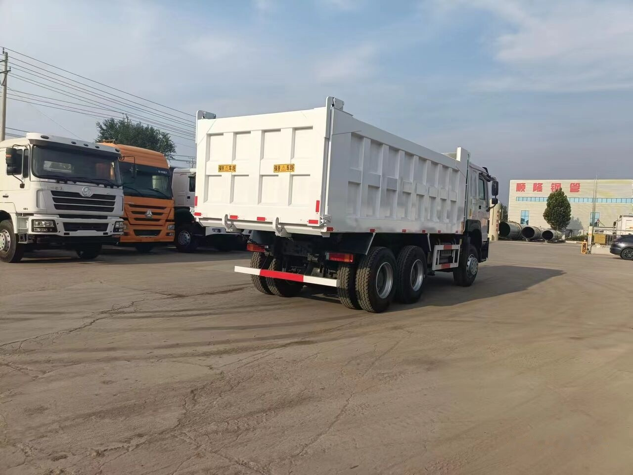 Sinotruk Howo 6*4 - Самоскид вантажівка: фото 2 Sinotruk Howo 6*4 - Самоскид вантажівка: фото 2