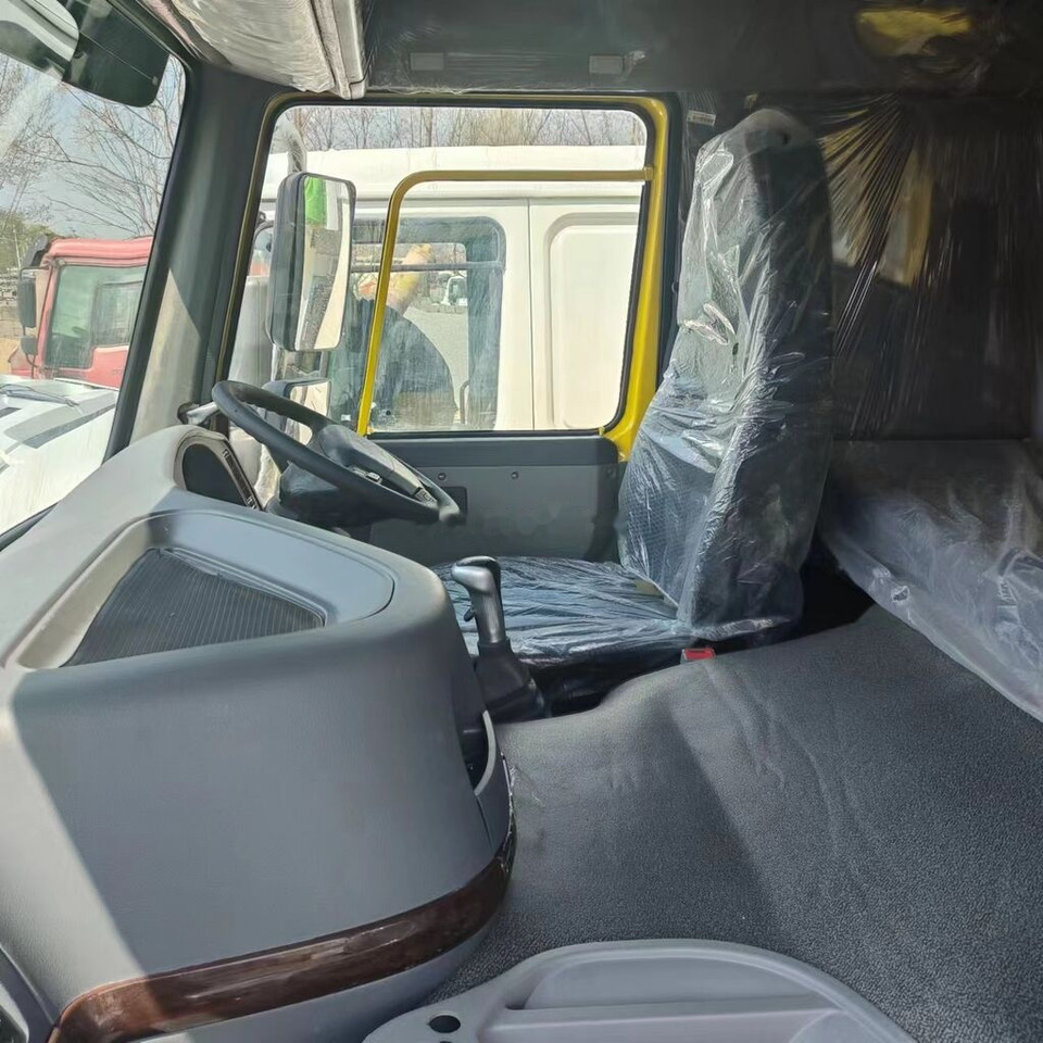 Sinotruk Howo 6*4 Right hand drive - Самоскид вантажівка: фото 4 Sinotruk Howo 6*4 Right hand drive - Самоскид вантажівка: фото 4