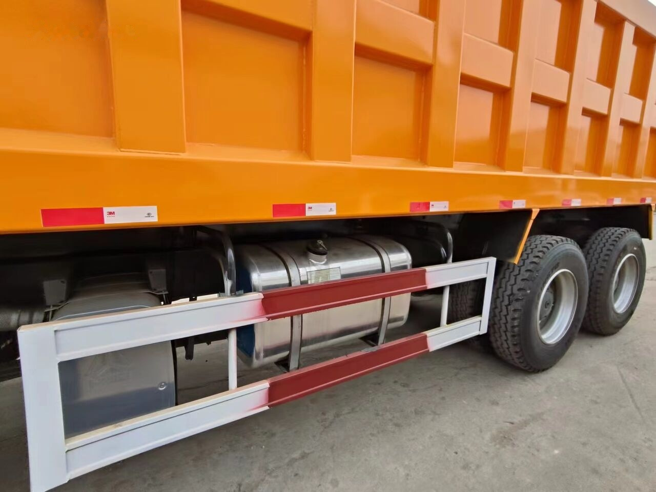 Самоскид вантажівка Sinotruk Howo 8*4: фото 11