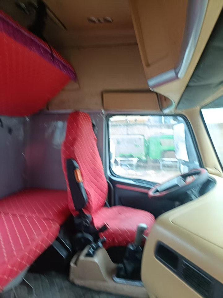 Тягач SINOTRUK HOWO A7: фото 7