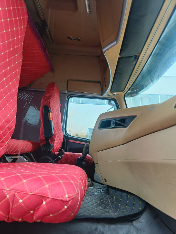 Тягач SINOTRUK HOWO A7: фото 6