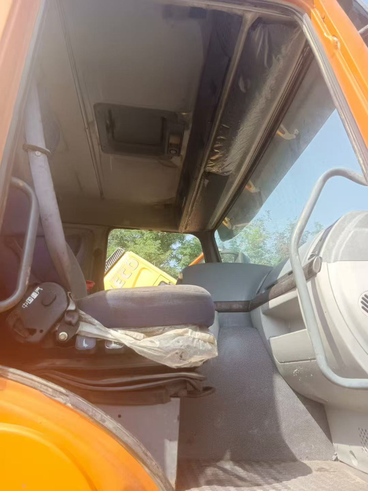 SINOTRUK HOWO - Тягач: фото 4 SINOTRUK HOWO - Тягач: фото 4