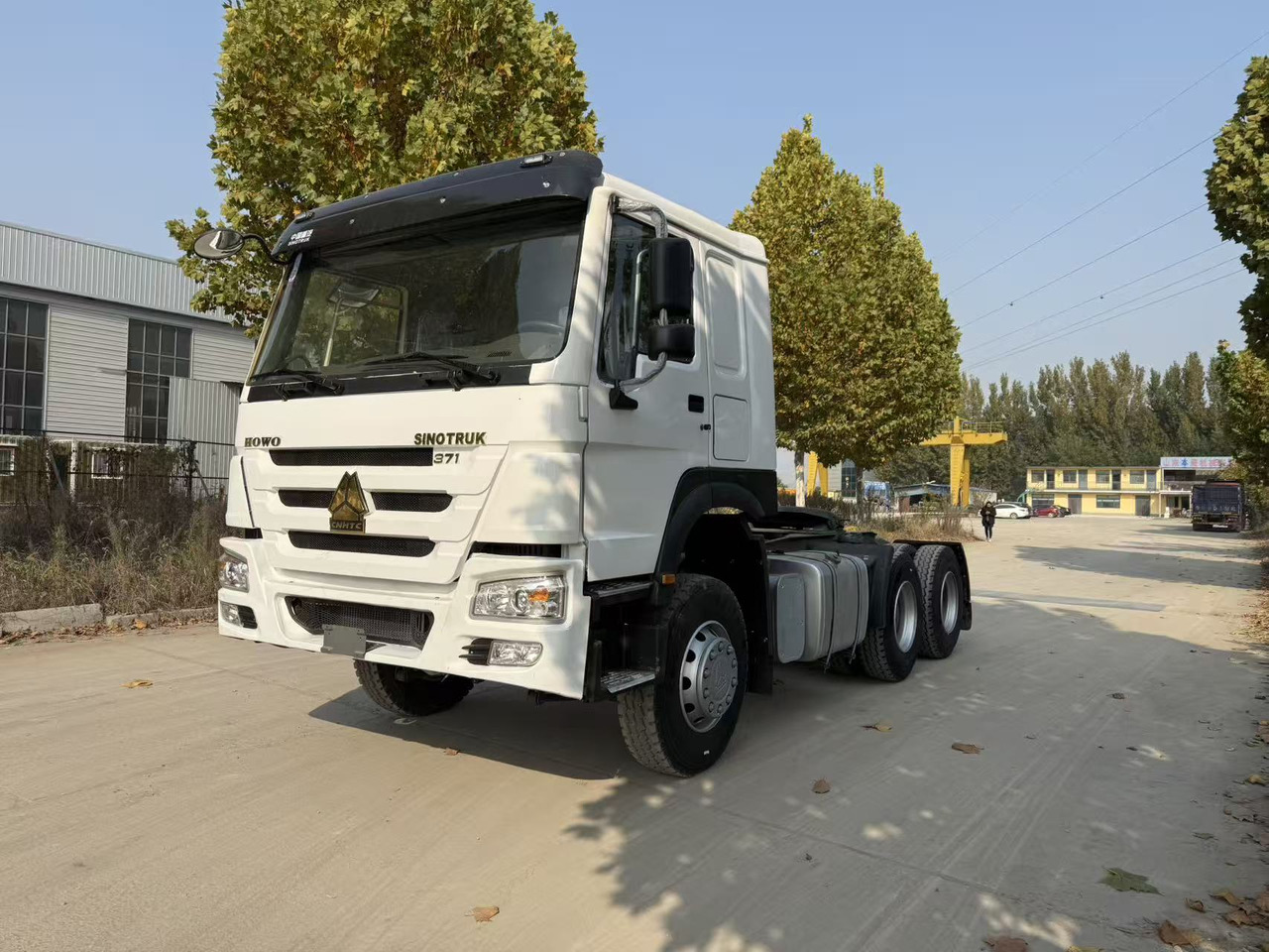 SINOTRUK Howo tractor head - Тягач: фото 1 SINOTRUK Howo tractor head - Тягач: фото 1