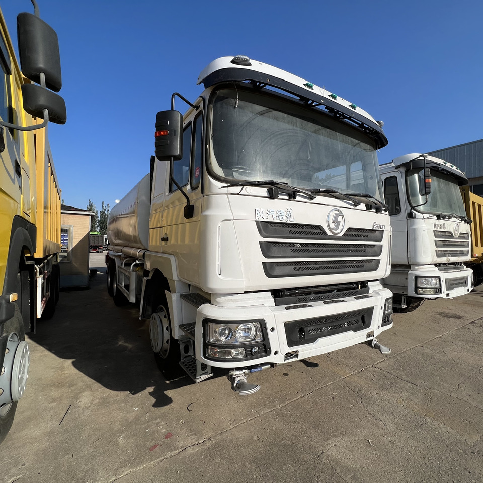 SHACMAN F3000 Water Truck - Вантажівка: фото 2 SHACMAN F3000 Water Truck - Вантажівка: фото 2