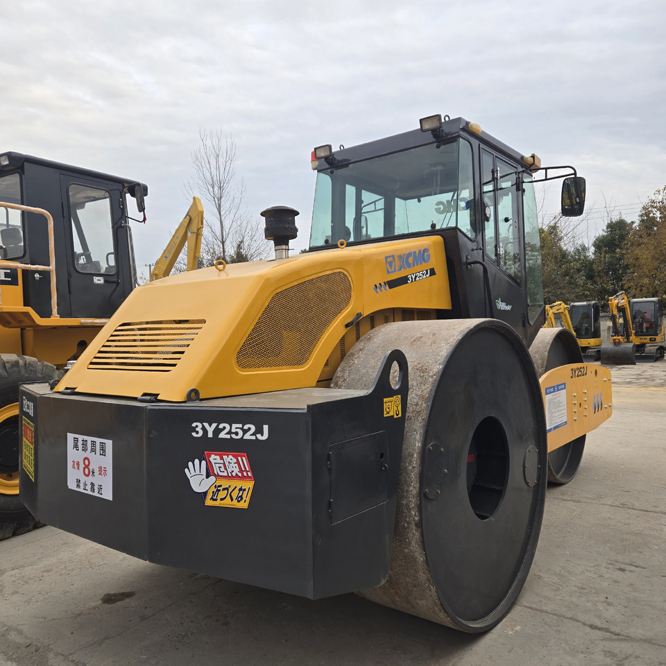 XCMG 3Y252J - Дорожній каток: фото 5 XCMG 3Y252J - Дорожній каток: фото 5