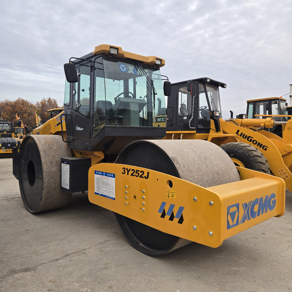 XCMG 3Y252J - Дорожній каток: фото 3 XCMG 3Y252J - Дорожній каток: фото 3