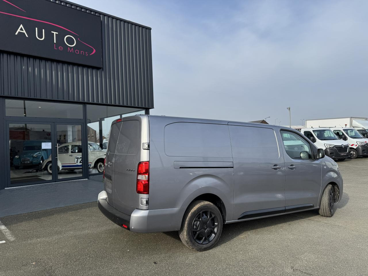 CITROEN Jumpy XL 2.0 BlueHDi - 180 S&S - BV EAT8 III FOURGON . PHASE 2 - Суцільнометалевий фургон: фото 5 CITROEN Jumpy XL 2.0 BlueHDi - 180 S&S - BV EAT8 III FOURGON . PHASE 2 - Суцільнометалевий фургон: фото 5