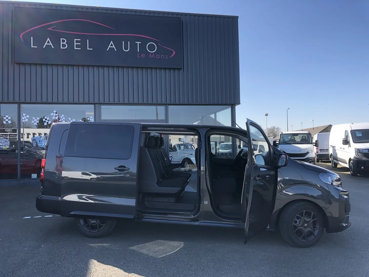 Citroen Jumpy XL 2.0 BLUEHDI 180CH S&S CABINE APPROFONDIE FIXE PACK PREMIUM CONNECT EAT8 - Вантажопасажирський фургон: фото 3 Citroen Jumpy XL 2.0 BLUEHDI 180CH S&S CABINE APPROFONDIE FIXE PACK PREMIUM CONNECT EAT8 - Вантажопасажирський фургон: фото 3