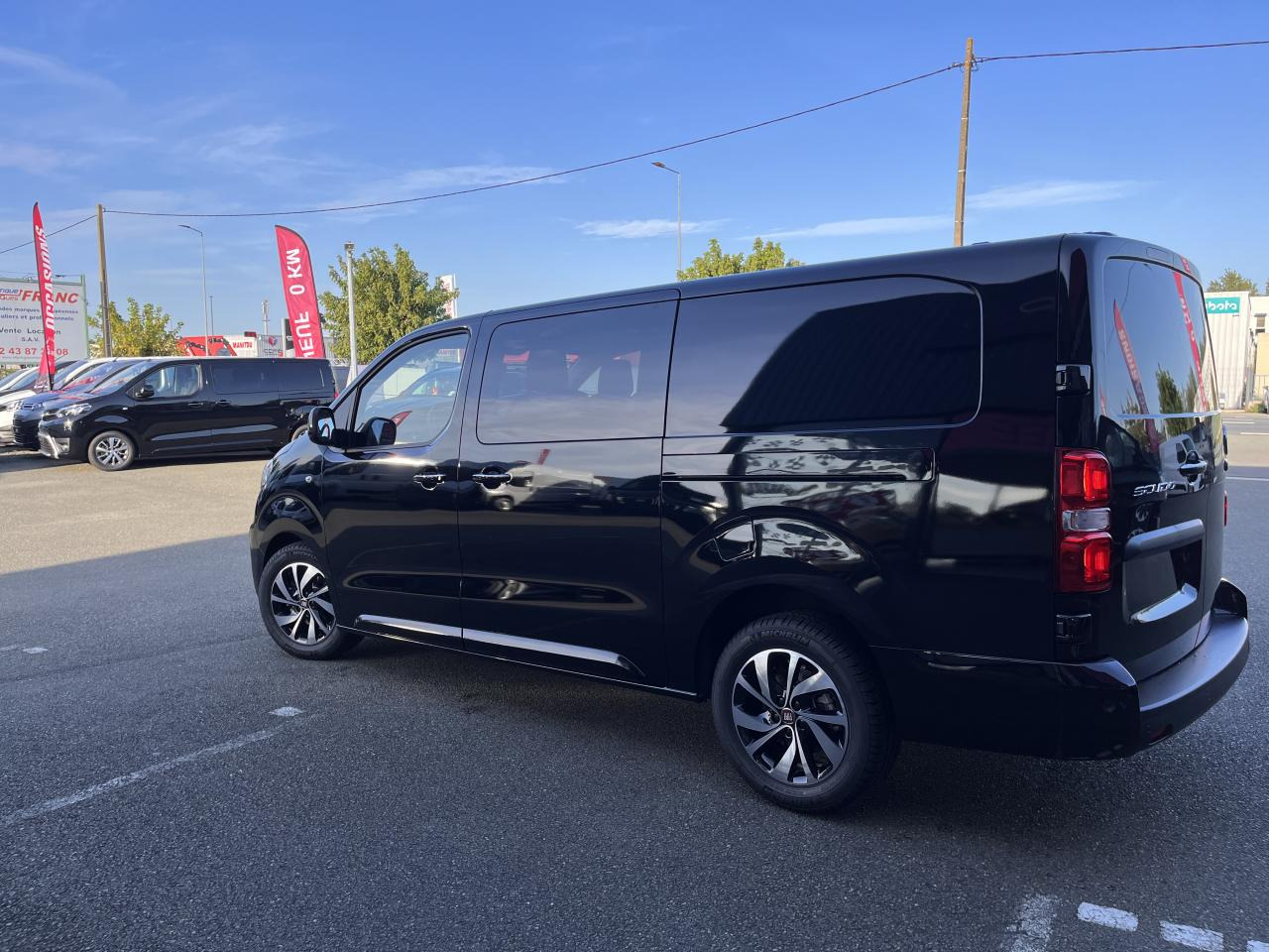 FIAT Scudo XL 2.0 BlueHDi - 180 S&S - BVA Cabine Approfondie 6 PLACES в лізинг FIAT Scudo XL 2.0 BlueHDi - 180 S&S - BVA Cabine Approfondie 6 PLACES: фото 8 FIAT Scudo XL 2.0 BlueHDi - 180 S&S - BVA Cabine Approfondie 6 PLACES в лізинг FIAT Scudo XL 2.0 BlueHDi - 180 S&S - BVA Cabine Approfondie 6 PLACES: фото 8