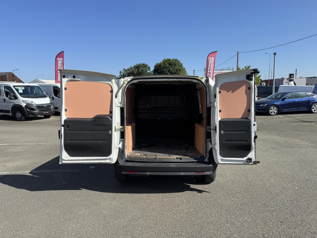 Fiat Doblo Cargo 1.3 MULTIJET 95CH PACK TRIO NAV E6D - Легковий фургон: фото 2 Fiat Doblo Cargo 1.3 MULTIJET 95CH PACK TRIO NAV E6D - Легковий фургон: фото 2