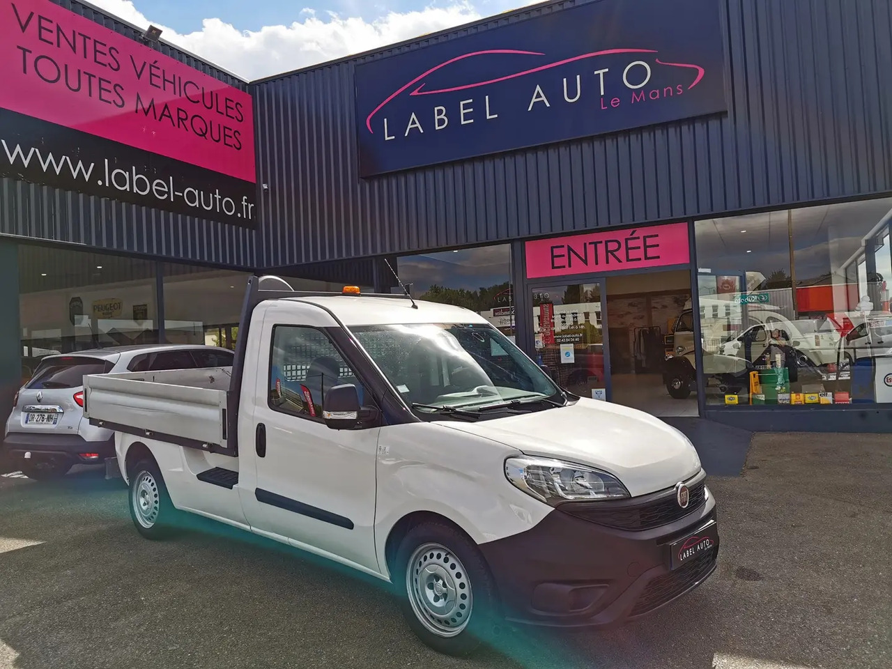 Fiat Doblo Cargo WORK UP MAXI 1.6 MULTIJET 105CH PRO LOUNGE - Легка бортова вантажівка: фото 1 Fiat Doblo Cargo WORK UP MAXI 1.6 MULTIJET 105CH PRO LOUNGE - Легка бортова вантажівка: фото 1
