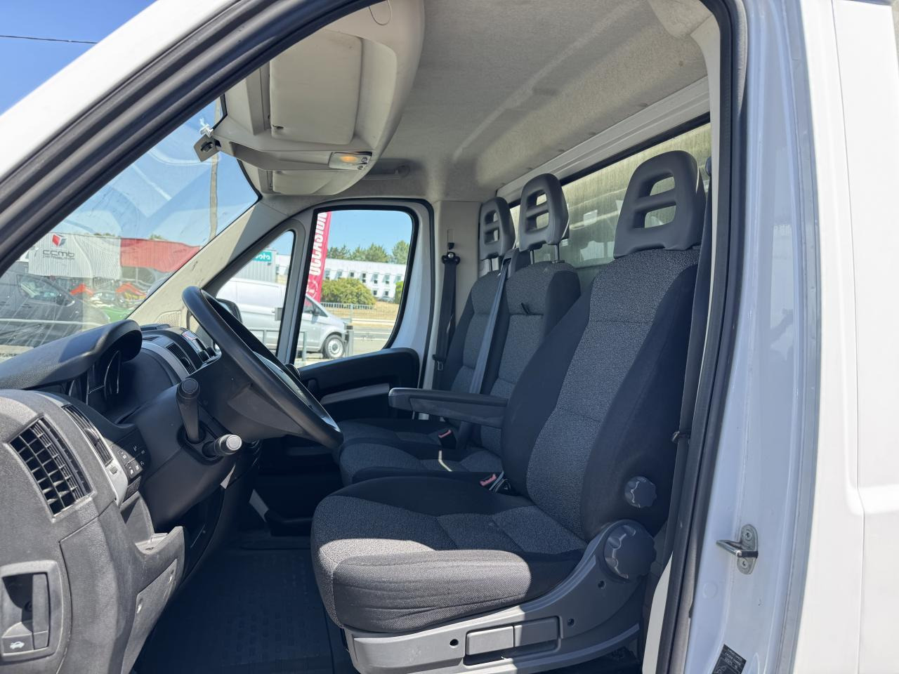 Fiat Ducato 3.5 MAXI L 2.3 MULTIJET 160CH BENNE ACIER PACK PRO NAV + COFFRE JPM - Малотоннажний самоскид: фото 4 Fiat Ducato 3.5 MAXI L 2.3 MULTIJET 160CH BENNE ACIER PACK PRO NAV + COFFRE JPM - Малотоннажний самоскид: фото 4