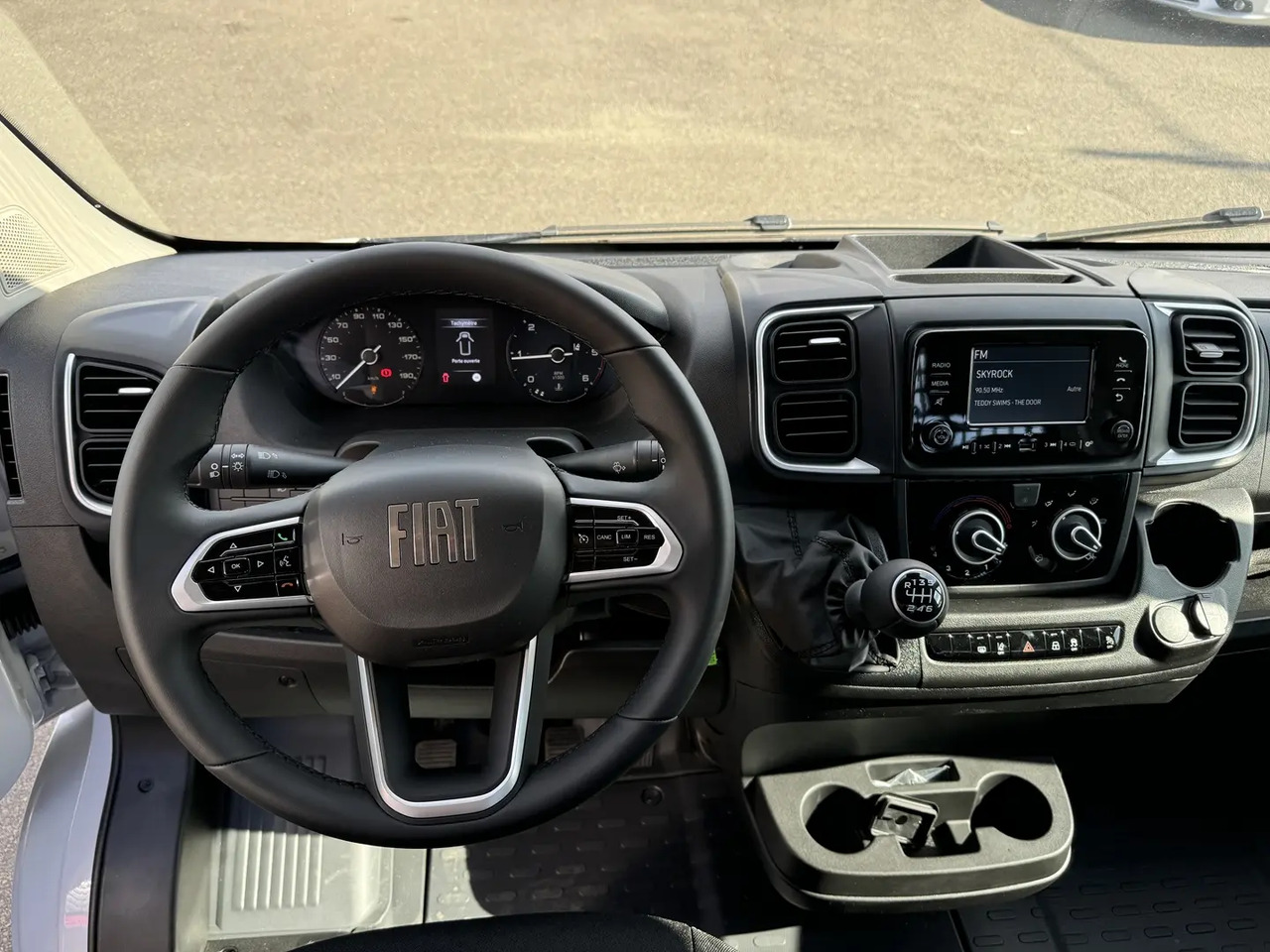 Fiat Ducato XL 3.5 MAXI 180CH S&S - Легка бортова вантажівка: фото 4 Fiat Ducato XL 3.5 MAXI 180CH S&S - Легка бортова вантажівка: фото 4