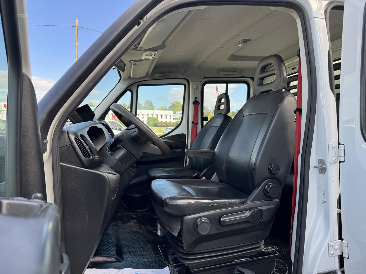 IVECO Daily 35 C 16 D S&S (Quad-Leaf) CHASSIS DOUBLE CABINE 2014 35C/35S CHASSIS CABINE DOUBLE Chassi - Малотоннажний самоскид, Вантажопасажирський фургон: фото 4 IVECO Daily 35 C 16 D S&S (Quad-Leaf) CHASSIS DOUBLE CABINE 2014 35C/35S CHASSIS CABINE DOUBLE Chassi - Малотоннажний самоскид, Вантажопасажирський фургон: фото 4