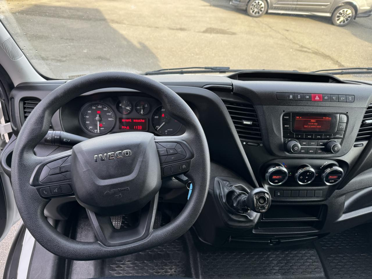 IVECO Daily 35C16 CAISSE HAYON 20M3 RJ 3.0L 160CH - Фургон з закритим кузовом: фото 4 IVECO Daily 35C16 CAISSE HAYON 20M3 RJ 3.0L 160CH - Фургон з закритим кузовом: фото 4