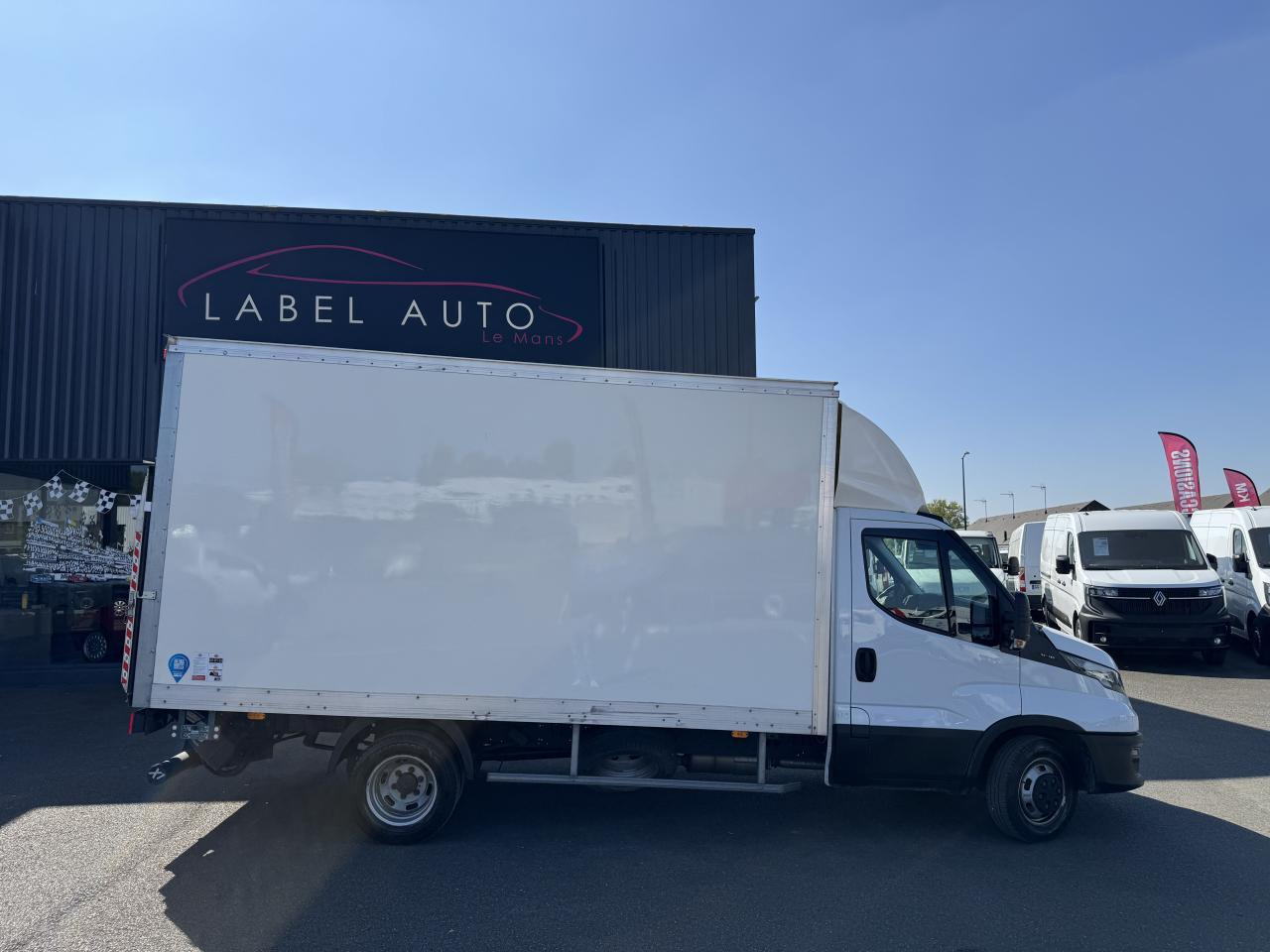Iveco Daily 35 C 16 CAISSE HAYON 20M3 - Фургон з закритим кузовом: фото 1 Iveco Daily 35 C 16 CAISSE HAYON 20M3 - Фургон з закритим кузовом: фото 1
