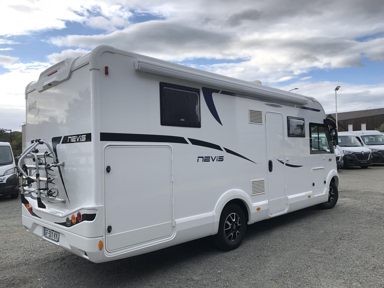 MC LOUIS NEVIS 281 - Інтегрований автобудинок: фото 2 MC LOUIS NEVIS 281 - Інтегрований автобудинок: фото 2