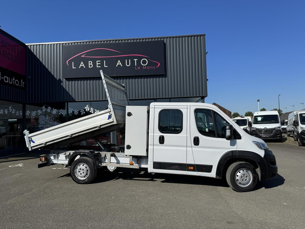 Opel Movano combi 165CH BLUEHDI S&S BENNE COFFRE DOUBLE CABINE 6 PLACES - Малотоннажний самоскид: фото 1 Opel Movano combi 165CH BLUEHDI S&S BENNE COFFRE DOUBLE CABINE 6 PLACES - Малотоннажний самоскид: фото 1