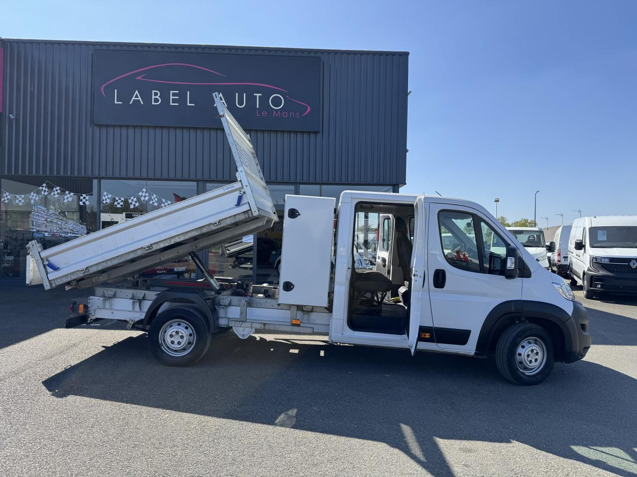 Opel Movano combi 3.5 MAXI 165CH BLUEHDI S&S BENNE COFFRE DOUBLE CABINE 6 PLACES - Малотоннажний самоскид: фото 1 Opel Movano combi 3.5 MAXI 165CH BLUEHDI S&S BENNE COFFRE DOUBLE CABINE 6 PLACES - Малотоннажний самоскид: фото 1