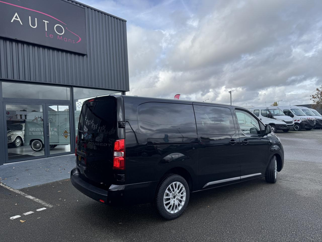 PEUGEOT Expert XL 2.0 BlueHDi - 180 S&S - BV EAT8 III CABINE APPROFONDIE Fourgon Cabine approfondie Fix - Суцільнометалевий фургон: фото 5 PEUGEOT Expert XL 2.0 BlueHDi - 180 S&S - BV EAT8 III CABINE APPROFONDIE Fourgon Cabine approfondie Fix - Суцільнометалевий фургон: фото 5